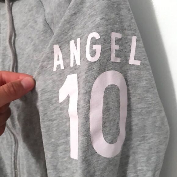 Vitoria’s Secret- Zip up sweater Angel 10 - Picture 3 of 4